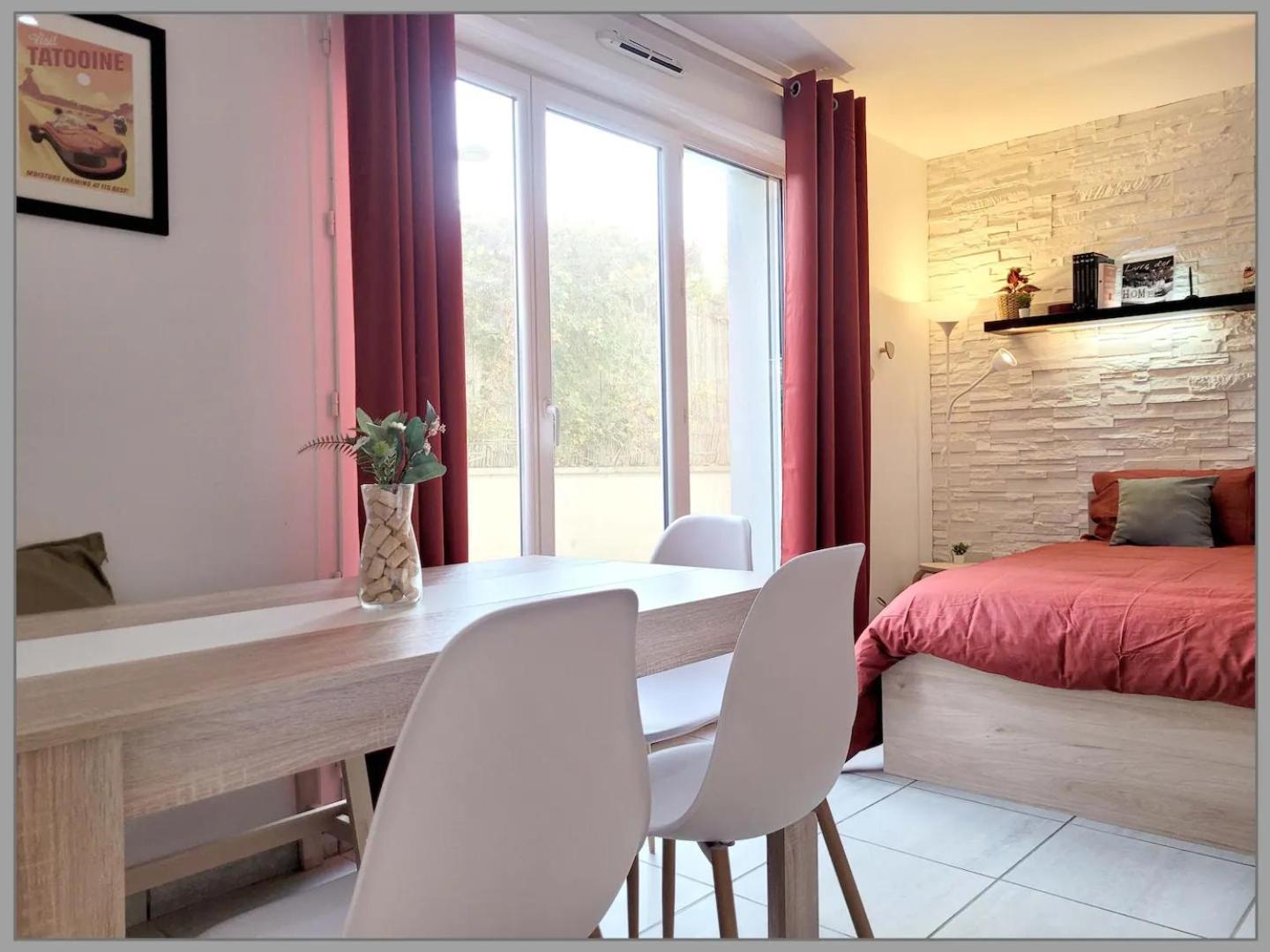 Appartement Avec Salle De Jeux Privee,10Min De Disney Transport En Commun 6 Couchages シャントルー・アン・ブリ エクステリア 写真